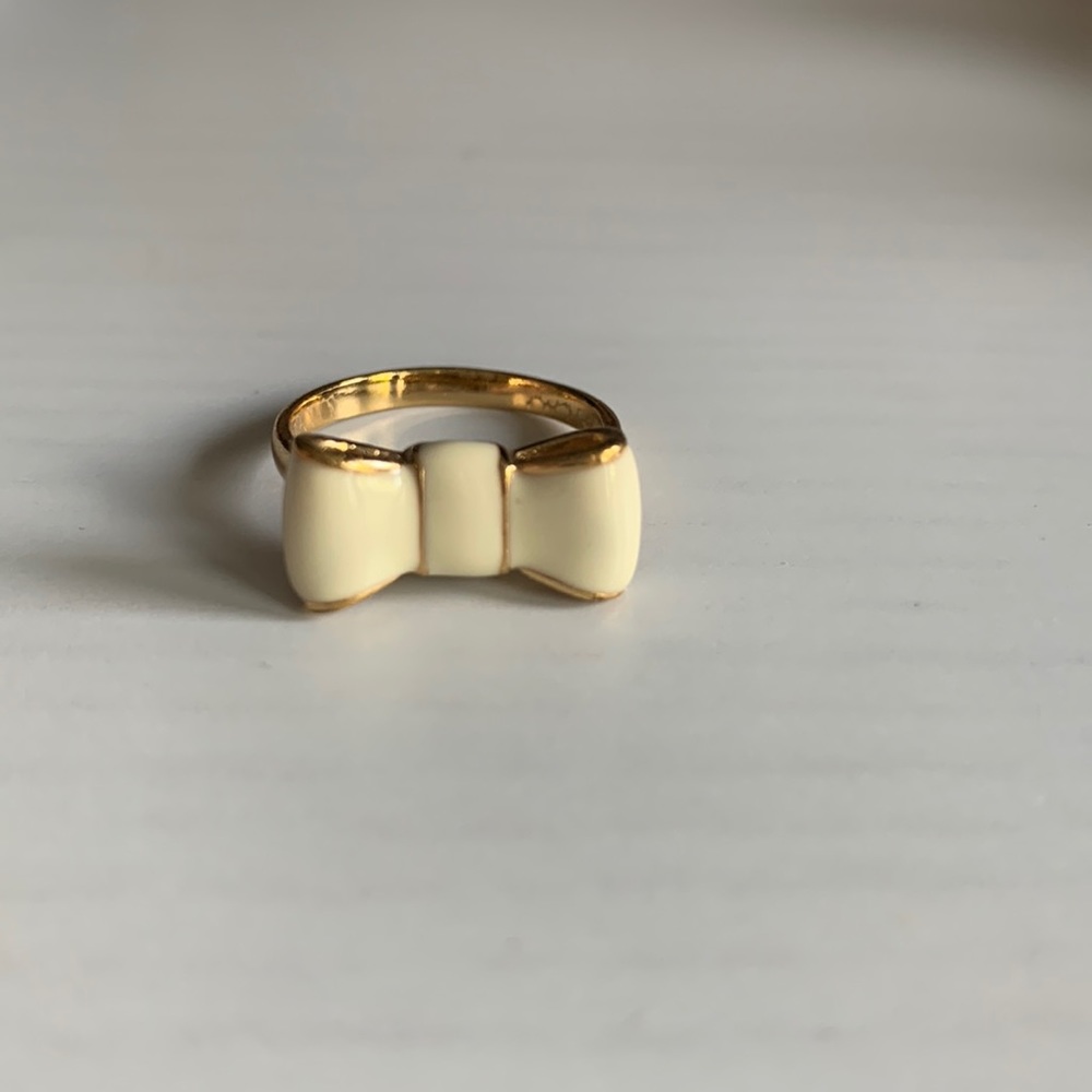 White and gold Kate Spade costume ring 7